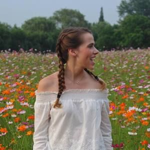 Meet your Posher, Emma